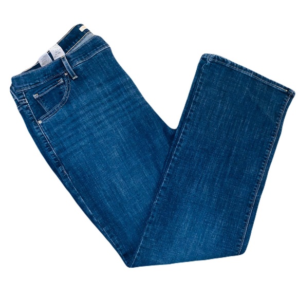 Levi’s Boot Cut - Picture 3 of 7